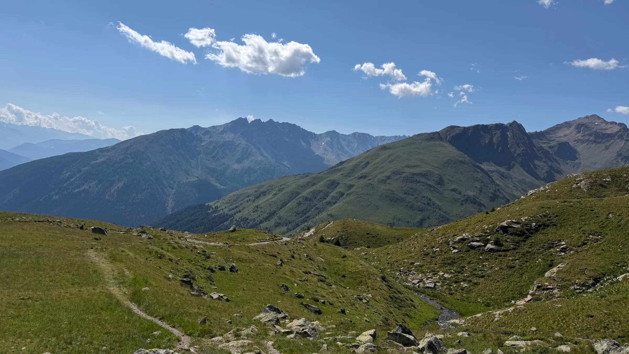 Sentiero panoramico tra le vette