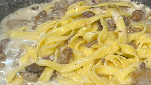 Tagliatelle fresche ai funghi porcini